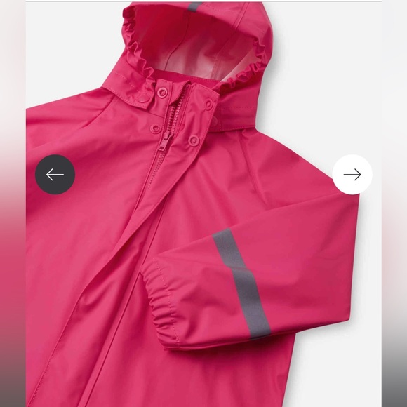 Waterproof Two-Piece Rain
Set - Tihku - Picture 3 of 13